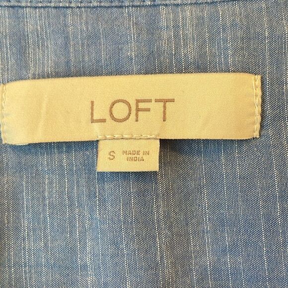 Loft  blue top with lace 3/4 length sleeve Size Small - Picture 4 of 5